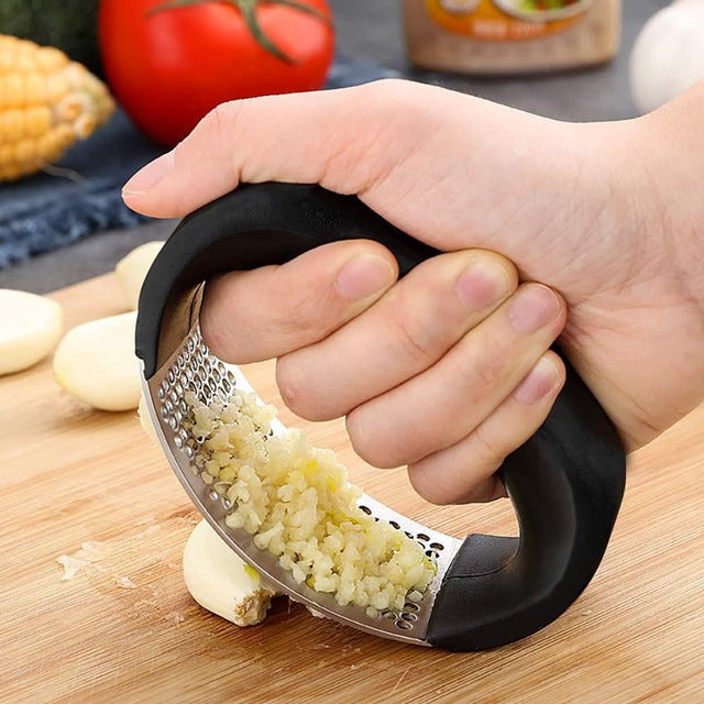 Premium Stainless Steel Garlic Mincer & Ginger Crusher – Easy Grip Garlic Press